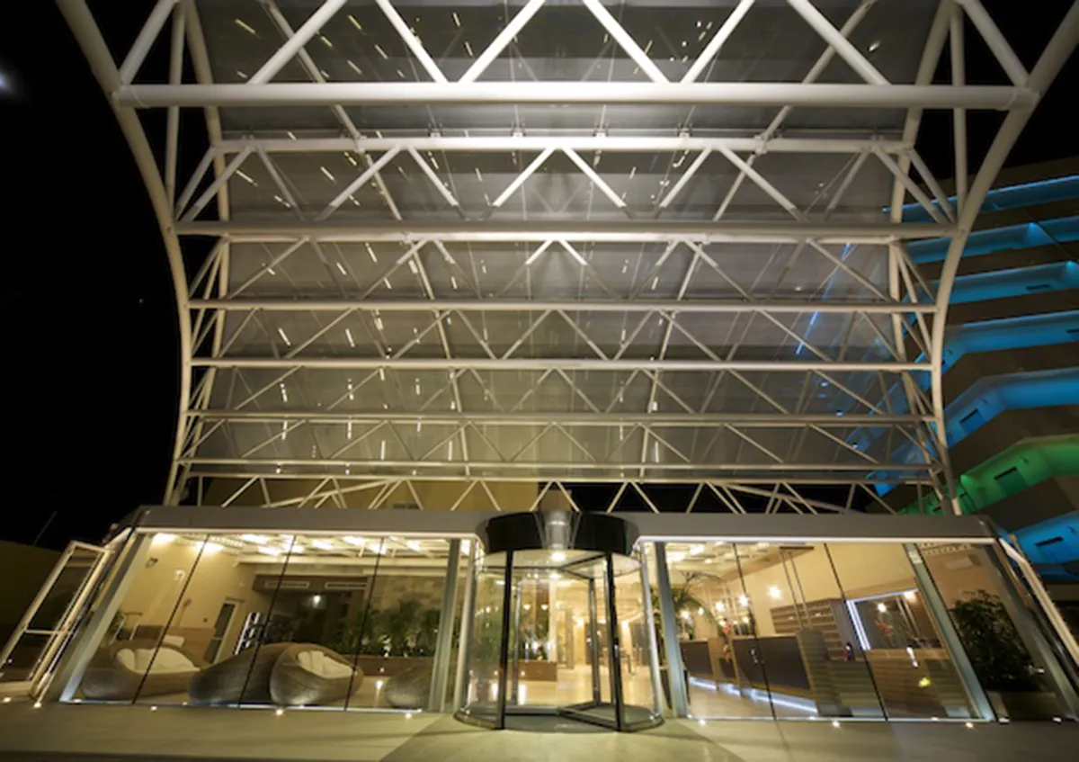 Ambiente Outdoor - Park Hotel Marinetta - Entrata - Luce Controcorrente Ambiente Outdoor - Park Hotel Marinetta - Entrata - Luce Controcorrente