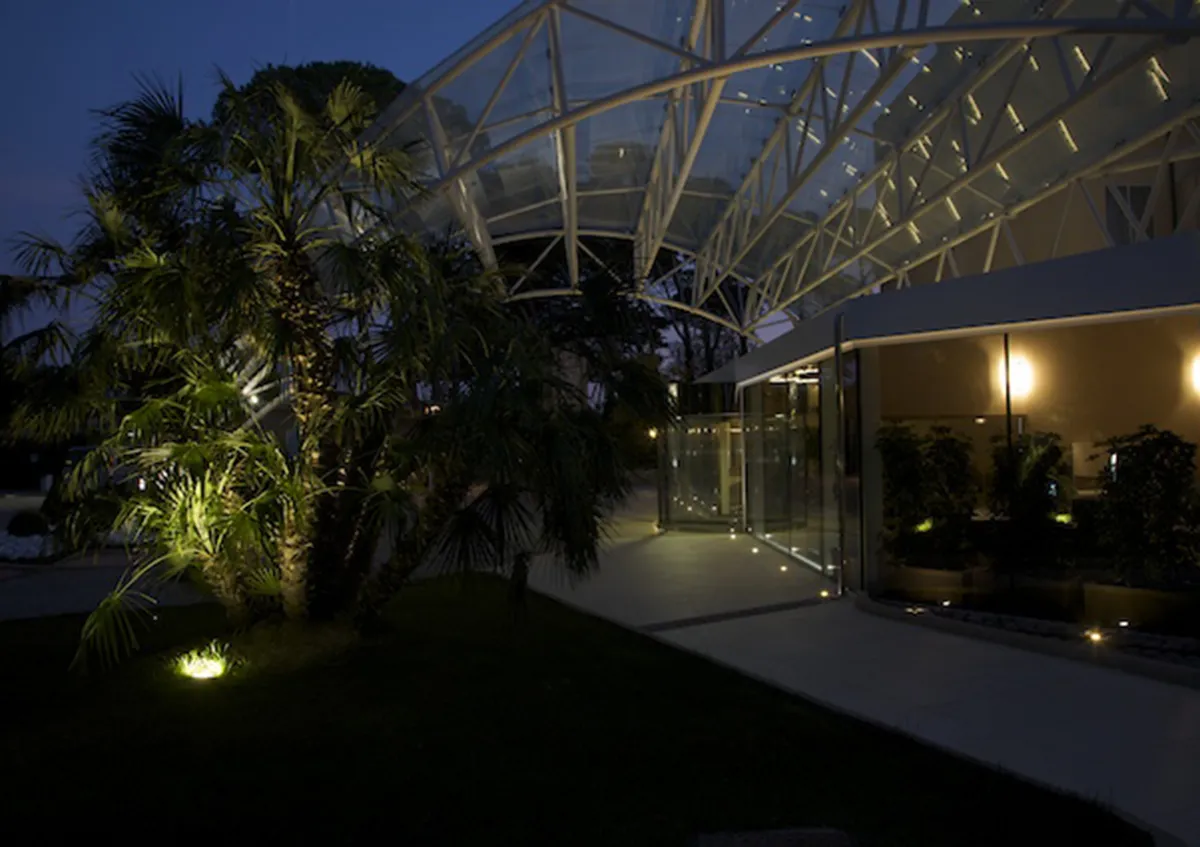 Ambiente Outdoor - Park Hotel Marinetta - Ingresso - Luce Controcorrente Ambiente Outdoor - Park Hotel Marinetta - Ingresso - Luce Controcorrente