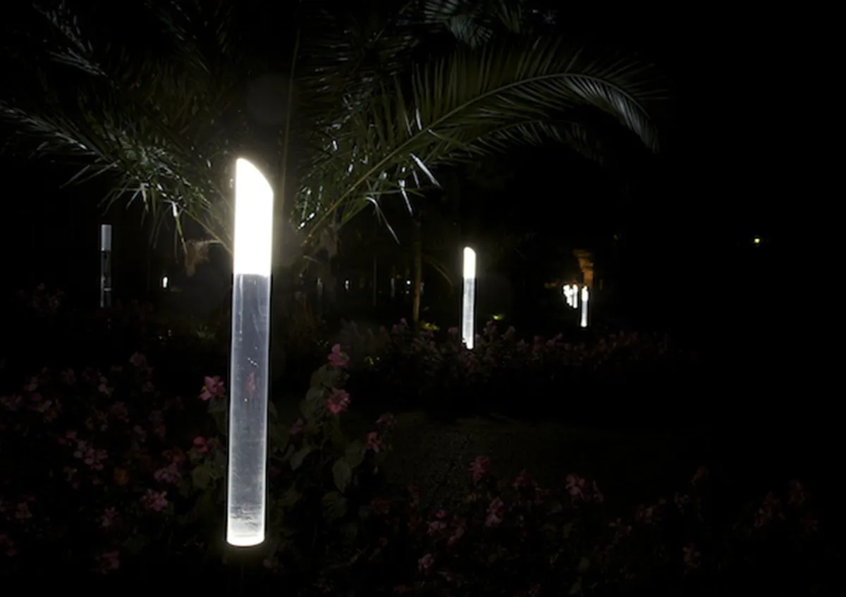 Ambiente Outdoor - Park Hotel Marinetta - CloseUp Paletti - Luce Controcorrente Ambiente Outdoor - Park Hotel Marinetta - CloseUp Paletti - Luce Controcorrente