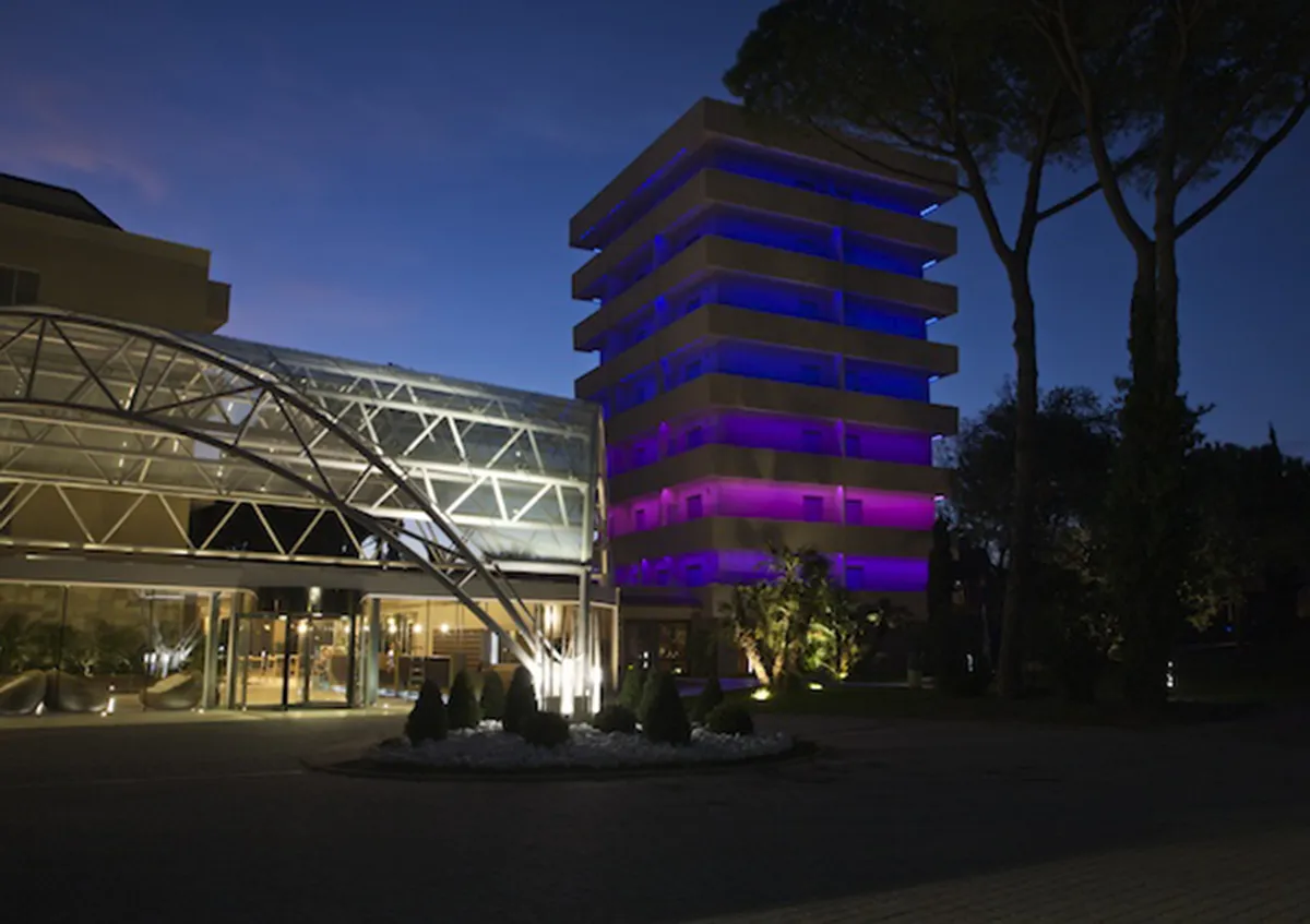 Ambiente Outdoor - Park Hotel Marinetta - Torre Laterale - Luce Controcorrente Ambiente Outdoor - Park Hotel Marinetta - Torre Laterale - Luce Controcorrente