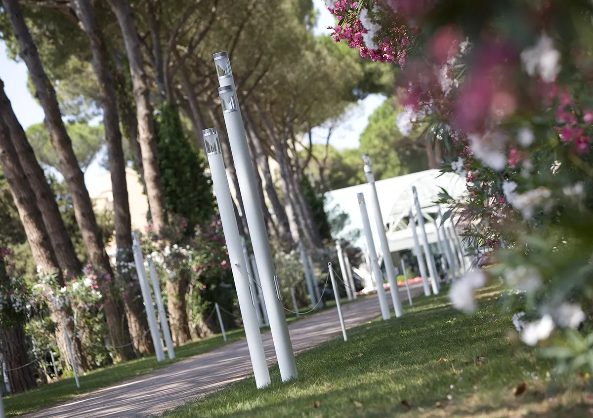 Ambiente Outdoor - Park Hotel Marinetta - Viale Illuminato - Luce Controcorrente Ambiente Outdoor - Park Hotel Marinetta - Viale Illuminato - Luce Controcorrente