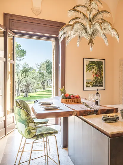 Oasi: luce su sedie alte - Luce controcorrente