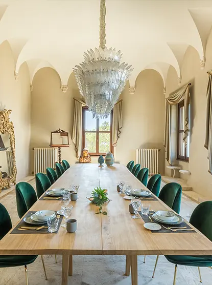 Olimpia: chandelier sopra il tavolo - Luce controcorrente