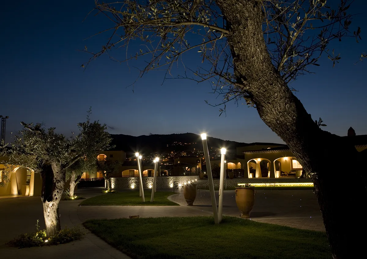 Progetto Outdoor - Resort Janna e Sole - Panoramica Notturna - Luce Controcorrente Progetto Outdoor - Resort Janna e Sole - Panoramica Notturna - Luce Controcorrente