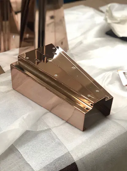 Riflesso: dettaglio del pezzo - Luce controcorrente