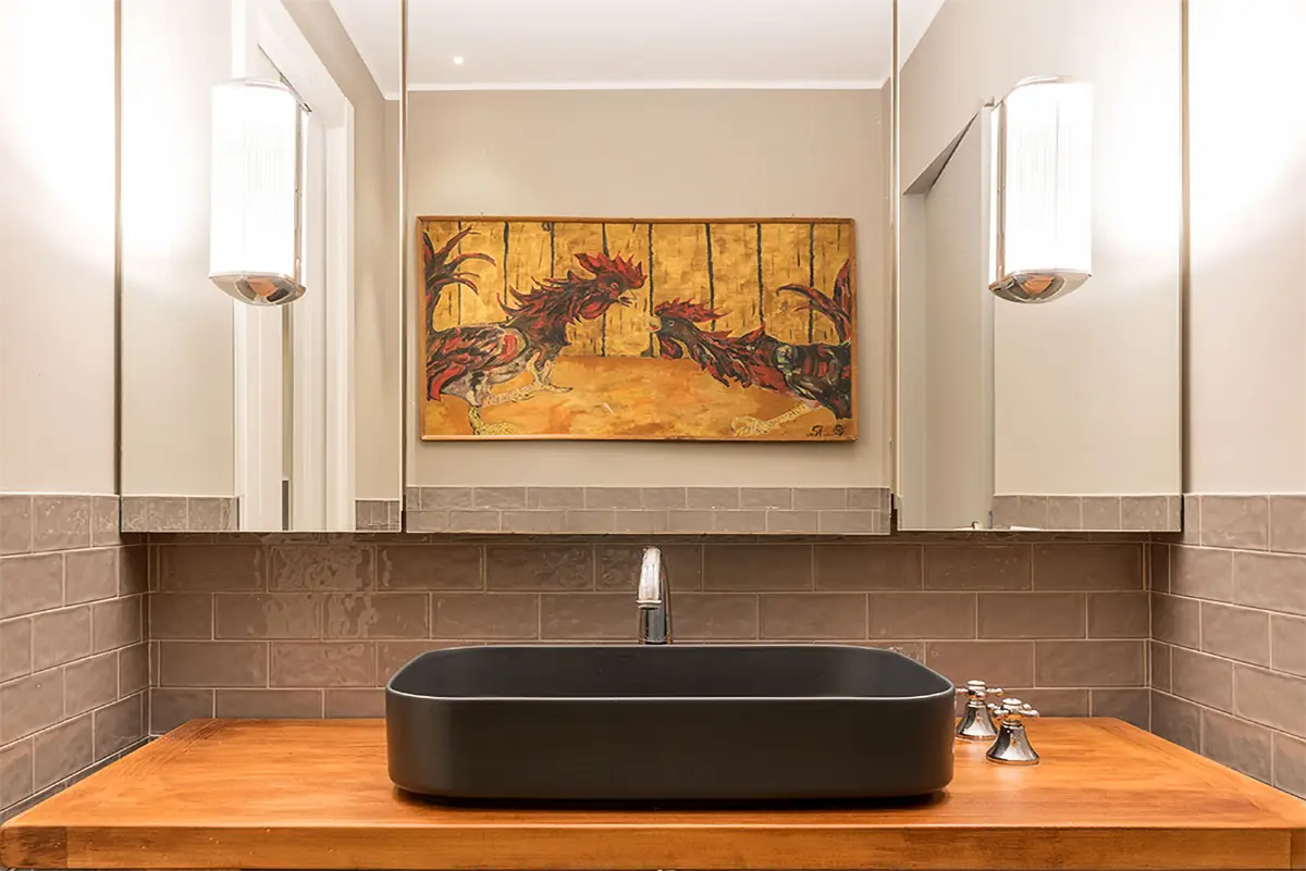 Ambiente Attico Jung lavandino bagno - Luce ControCorrente Ambiente Attico Jung lavandino bagno - Luce ControCorrente