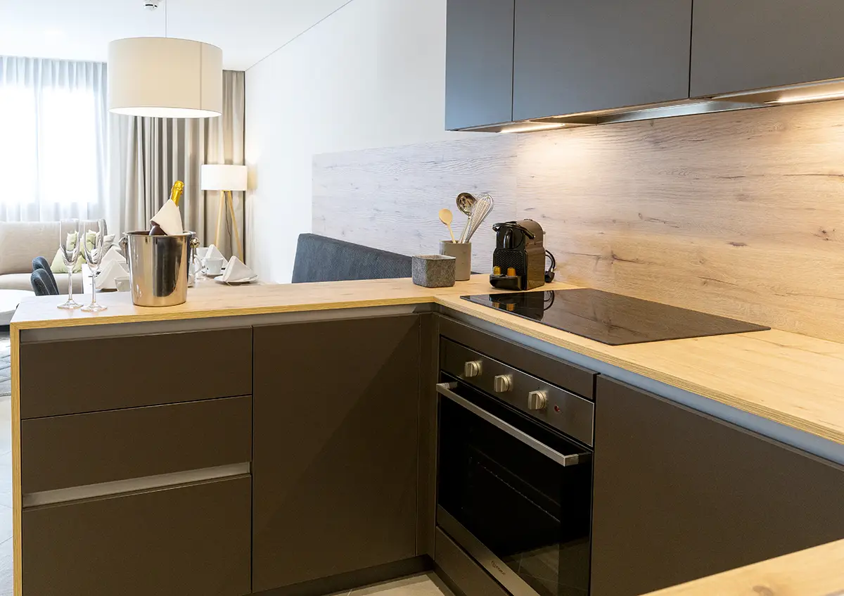 Ambiente Naturel Bergresort die Kanzlerin angolo cottura cucina - Luce Controcorrente Ambiente Naturel Bergresort die Kanzlerin angolo cottura cucina - Luce Controcorrente