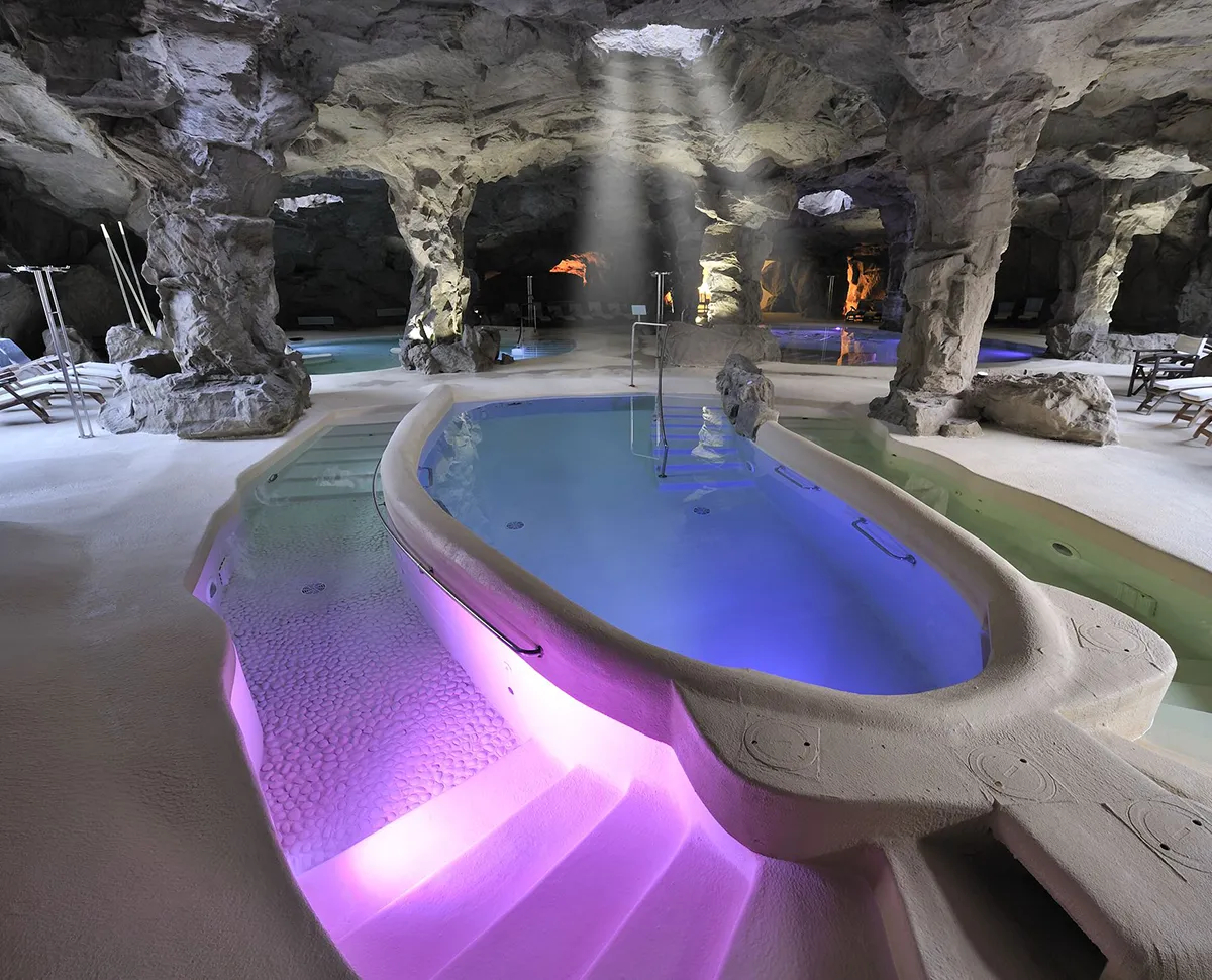 Ambiente Outdoor - Spa Resort Tombolo Talasso - Viola - Luce Controcorrente Ambiente Outdoor - Spa Resort Tombolo Talasso - Viola - Luce Controcorrente