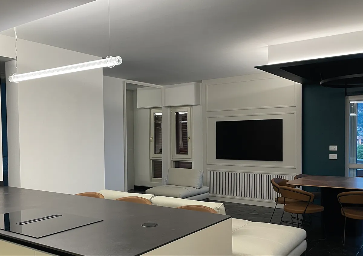 Indoor - Appartamento Toscolano Maderno - Zona Living - Luce Controcorrente Indoor - Appartamento Toscolano Maderno - Zona Living - Luce Controcorrente