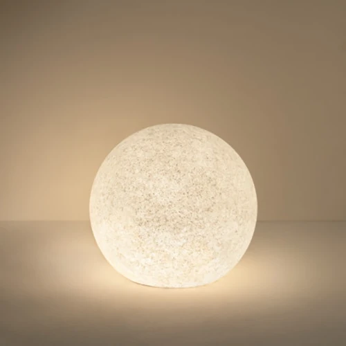 Moon 380 - ambiente colore white lampioni Brescia - LuceControCorrente