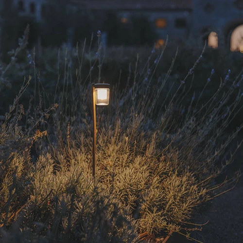 Siena 800- ambiente colore gold lampioni Brescia - LuceControCorrente