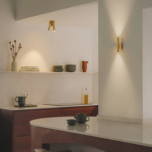 Dorico - ambiente colore gold  per parete  lampadari Brescia - LuceControCorrente