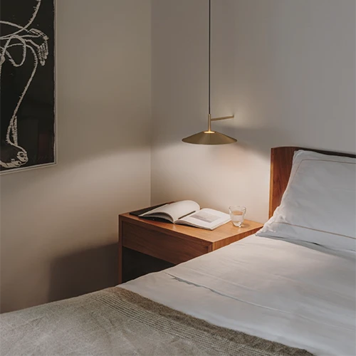 Orient - ambiente comodino colore gold lampadari Brescia - LuceControCorrente