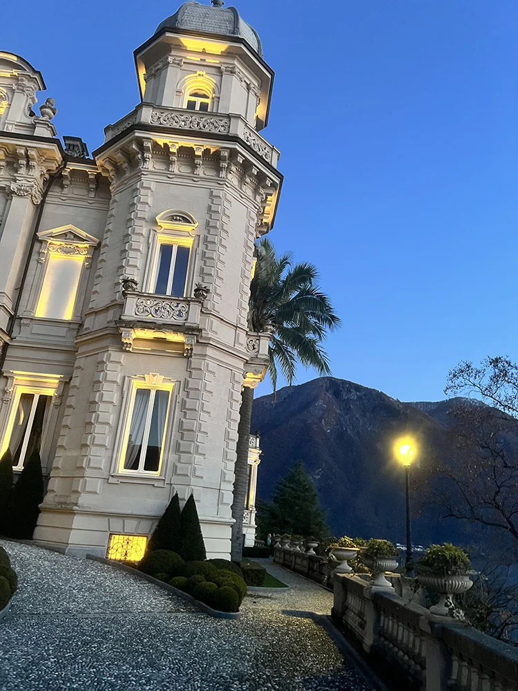 An Exclusive Christmas Experience: illuminazione esterni - LuceControCorrente