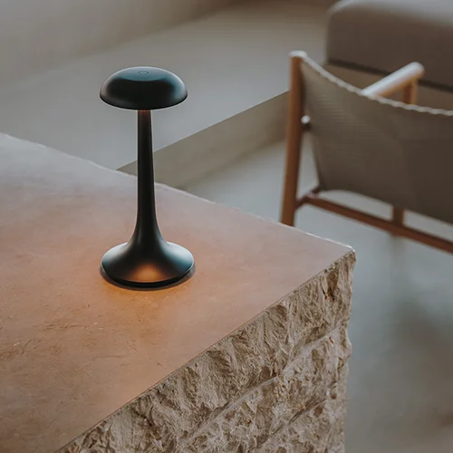 Chiodino Black Ambiente  - Lampade da Tavolo - LuceControCorrente