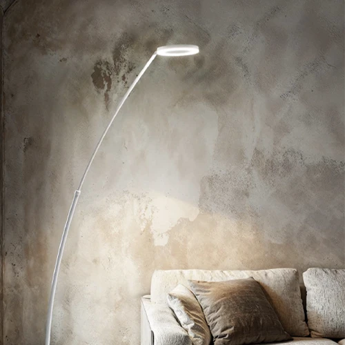 Polo arco dettaglio lampade da terra lucecontrocorrente