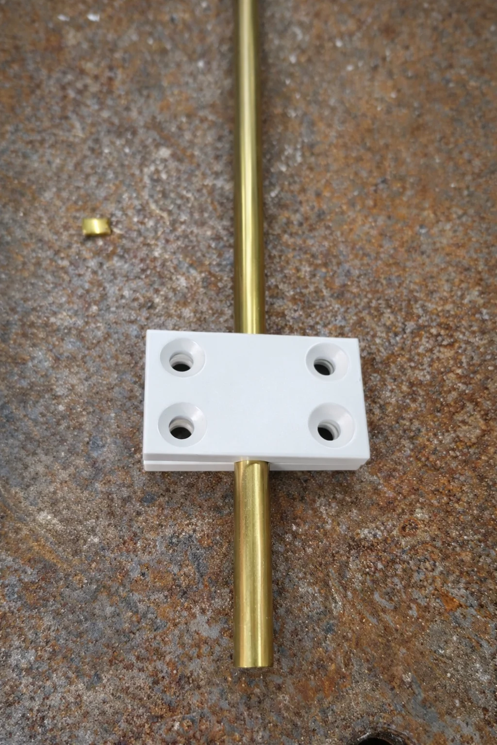 Orizzonte - Concept - Illuminazione - dettaglio staffa - Luce ControCorrente