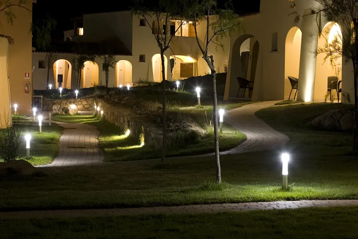 Illuminare giardini: gli stili dei giardini e la loro illuminazione - Lucecontrocorrente