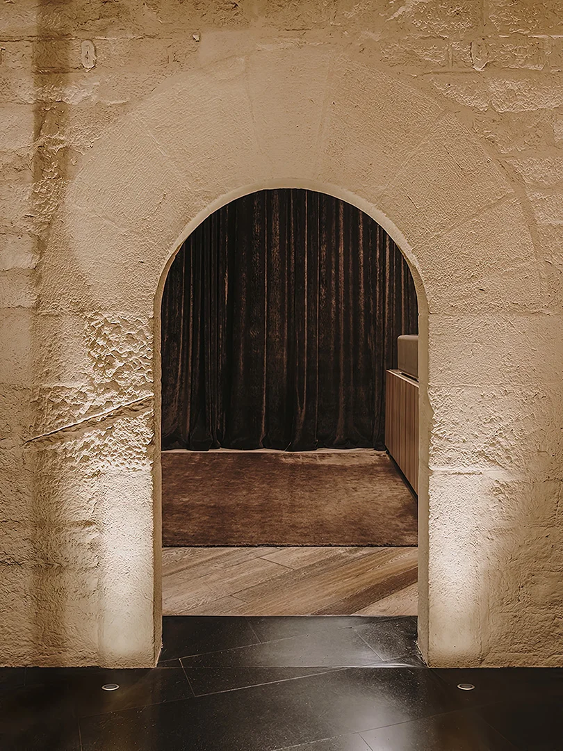 Illuminazione per esterni - showroom - LuceControCorrente