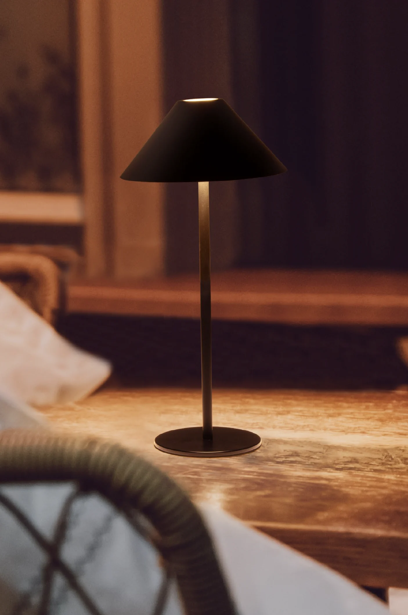 Lampade portatili - Lampada Irina - lo showroom  - LuceControCorrente